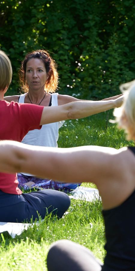 Yoga im Stadtpark Würzburg mit Bianca Löbbert vom No4 Yogazentrum